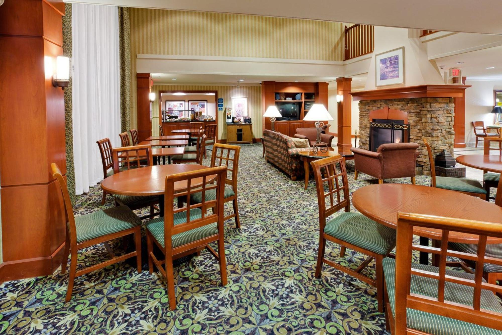 Staybridge Suites Allentown Airport Lehigh Valley, An Ihg Hotel Ngoại thất bức ảnh